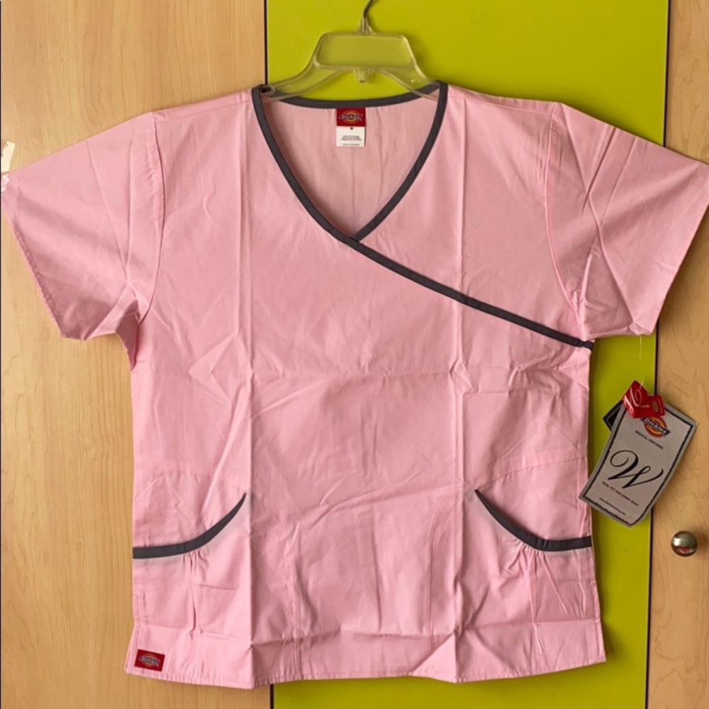 Medical uniform scrub top